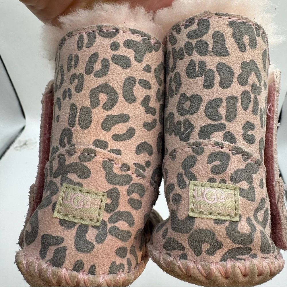 UGG pink leopard print Sherpa leather boots baby girl size 2/3
